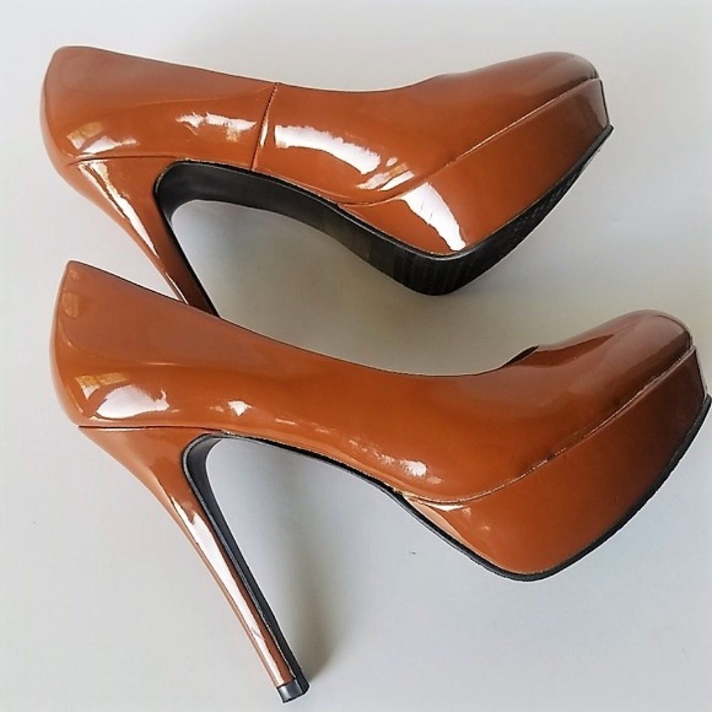 Ollio Patent Leather  Heels  Size; 7